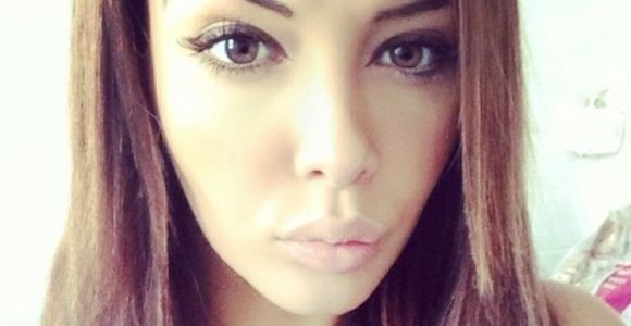 Nabilla : la starlette prend l'air à Paris (photos)