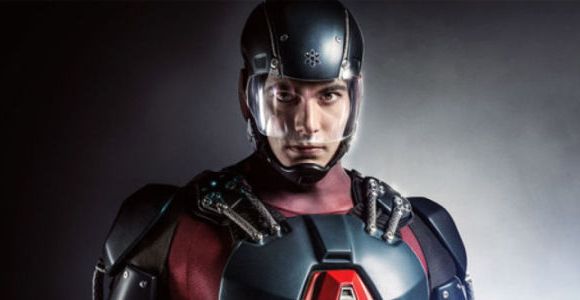 Arrow Saison 3 : le costume d'Atom se dévoile