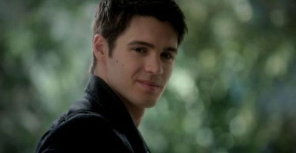 Vampire Diaries saison 6 : la vidéo hommage à Jeremy va vous faire pleurer