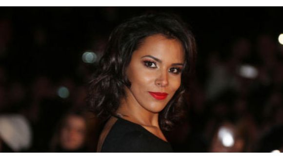 Shy’m : une photo morbide pour la Saint-Valentin