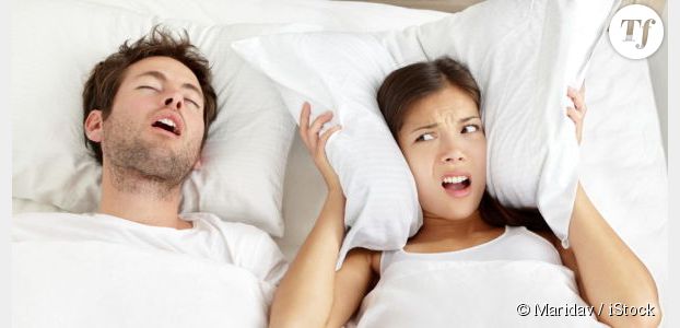 8 tactiques pour (enfin) dormir avec un homme qui ronfle