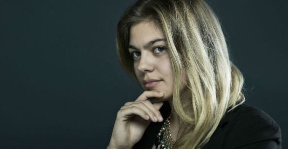 Louane Emera est traumatisée par les bananes !