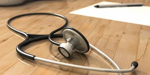 Trois médecins relaxés suite à la mort d’un enfant