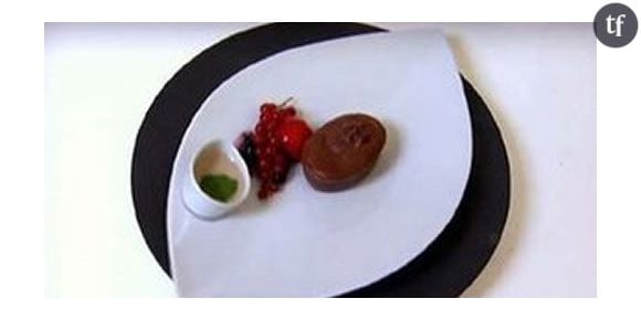 Le moelleux au chocolat coeur de rocher et sauce à la banane de Coralie