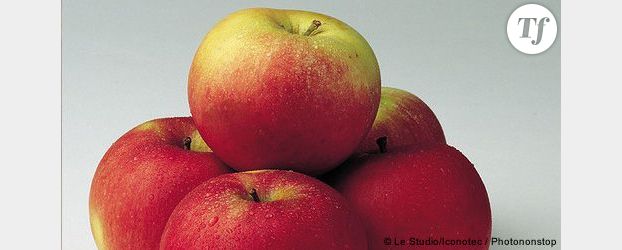 Tarte aux pommes et aux fruits rouges