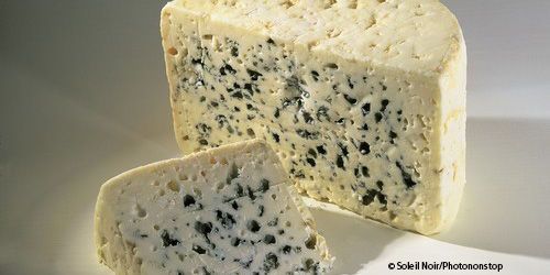 Préparez du beurre de roquefort