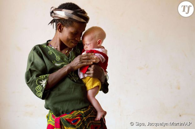Une mère et sa fille forcées de vivre dans un centre de protection en Tanzanie, août 2012