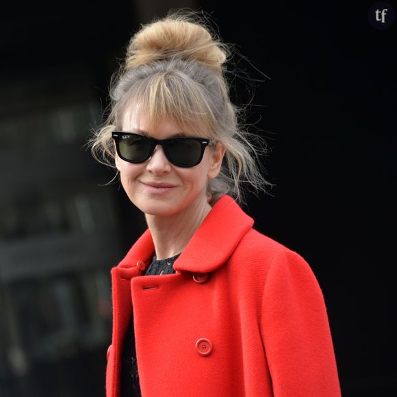 Renee Zellweger arrive au défilé dMiu Miu prêt-à-porter automne-hiver 2015/2016, à Paris le 11 mars 2015 