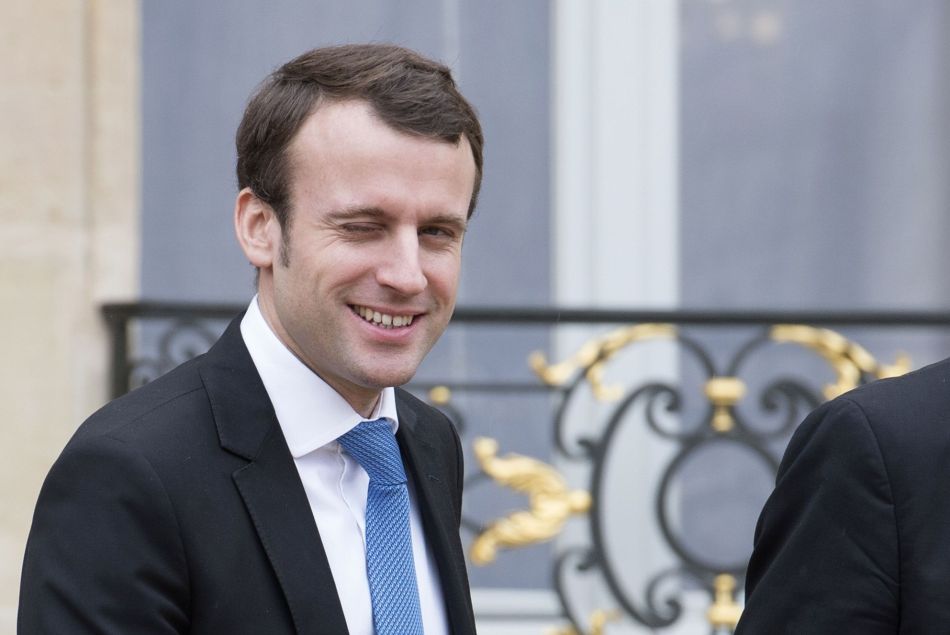 Emmanuel Macron, facétieux, à la sortie de l'Élysée.