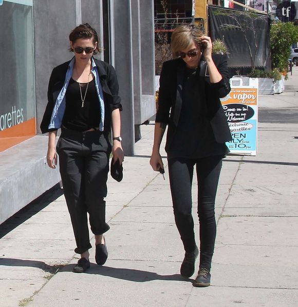 Kristen Stewart et Alicia Cargile le 28 mars à Los Angeles.