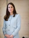  Pour l'inauguration du Kensington Leisure Centre à Londres le 19 janvier dernier, Kate Middleton avait craqué pour un manteau bleu layette de la marque française Séraphine. 