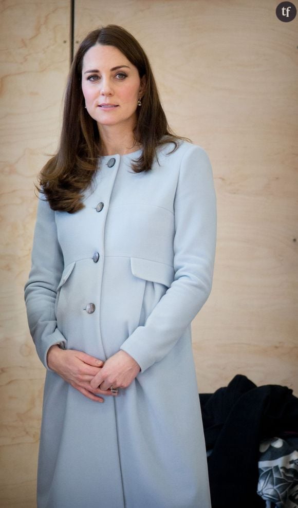 Pour l'inauguration du Kensington Leisure Centre à Londres le 19 janvier dernier, Kate Middleton avait craqué pour un manteau bleu layette de la marque française Séraphine.