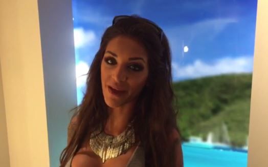 Anges 7 : Julia s'est fait (encore) gonfler la poitrine