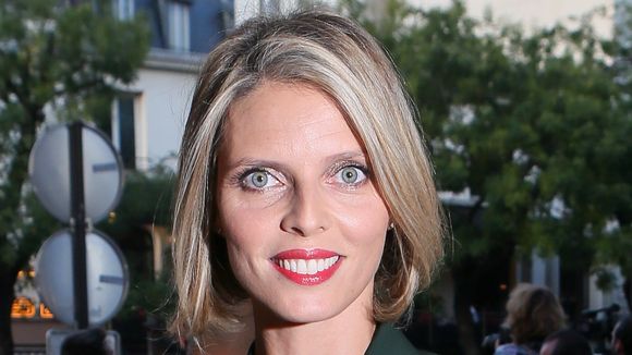 Sylvie Tellier critique (un peu) Arthur