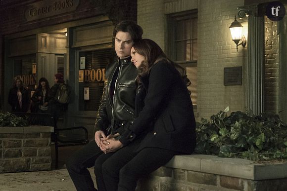 Elena et Damon dans l'épisode 18 de la saison 6 de The Vampire Diaries.