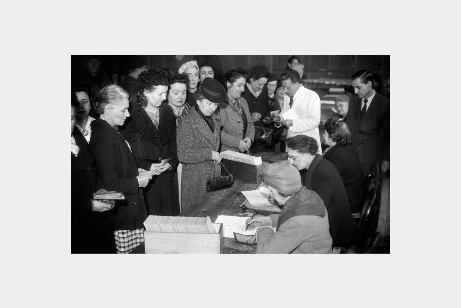 Le 29 avril 1945, quelque 12 millions d'électrices étaient appelées aux urnes pour les élections municipales.
