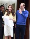 Kate Middleton, le Prince William et leur deuxième enfant devant la maternité de l'hôpital St Mary