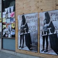 Des posters qui insultent une victime de viol placardés dans toute une ville