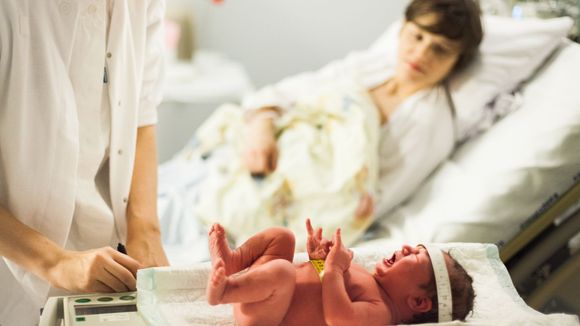 L'accouchement naturel en voie de disparition ? Un médecin tire la sonnette d'alarme