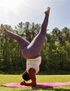 Jessamyn Stanley est une Américaine de 27 ans accro au yoga