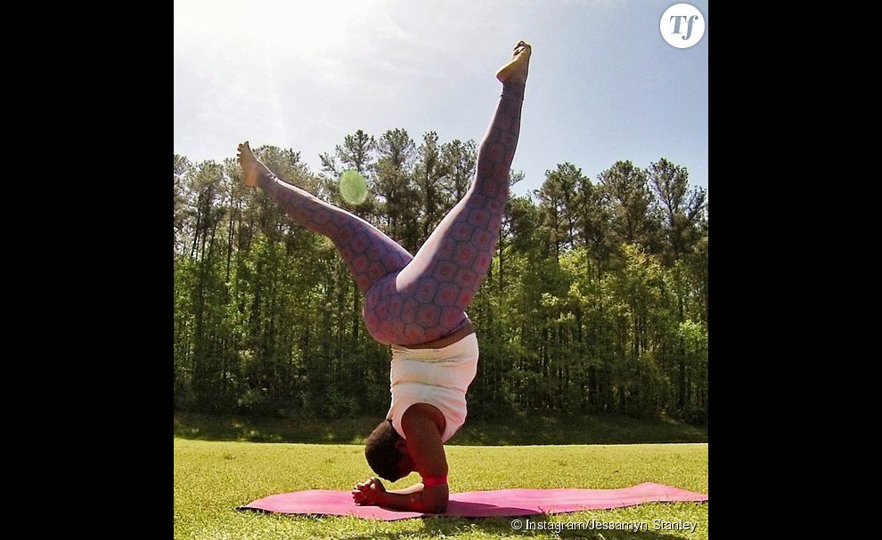 Jessamyn Stanley est une Américaine de 27 ans accro au yoga