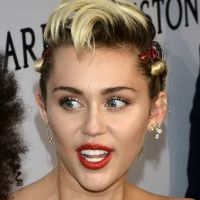 Miley Cyrus : est-elle en couple avec une superbe mannequin de Victoria's Secret ?