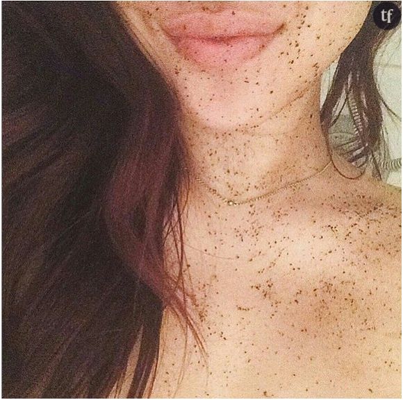 Coffee scrub : le gommage au café séduit les instagrameuses