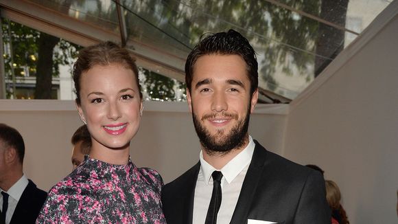 Revenge saison 3 : Emily VanCamp (Emily) et Joshua Bowman (Daniel) sont en couple dans la vraie vie