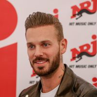 M Pokora : il n'en peut plus de la canicule