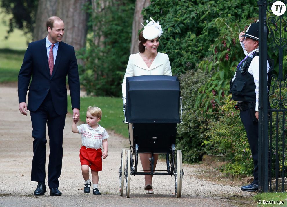  Le prince William, Catherine Kate Middleton, la duchesse de Cambridge, leur fils le prince George de Cambridge et leur fille la princesse Charlotte de Cambridge - Sorties après le baptême de la princesse Charlotte de Cambridge à l&#039;église St. Mary Magdalene à Sandringham, le 5 juillet 2015.  