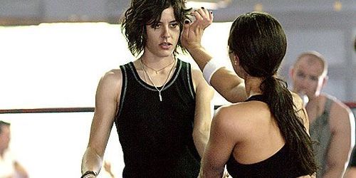 « L Word » : Leisha Hailey interdite d’avion pour un baiser homosexuel