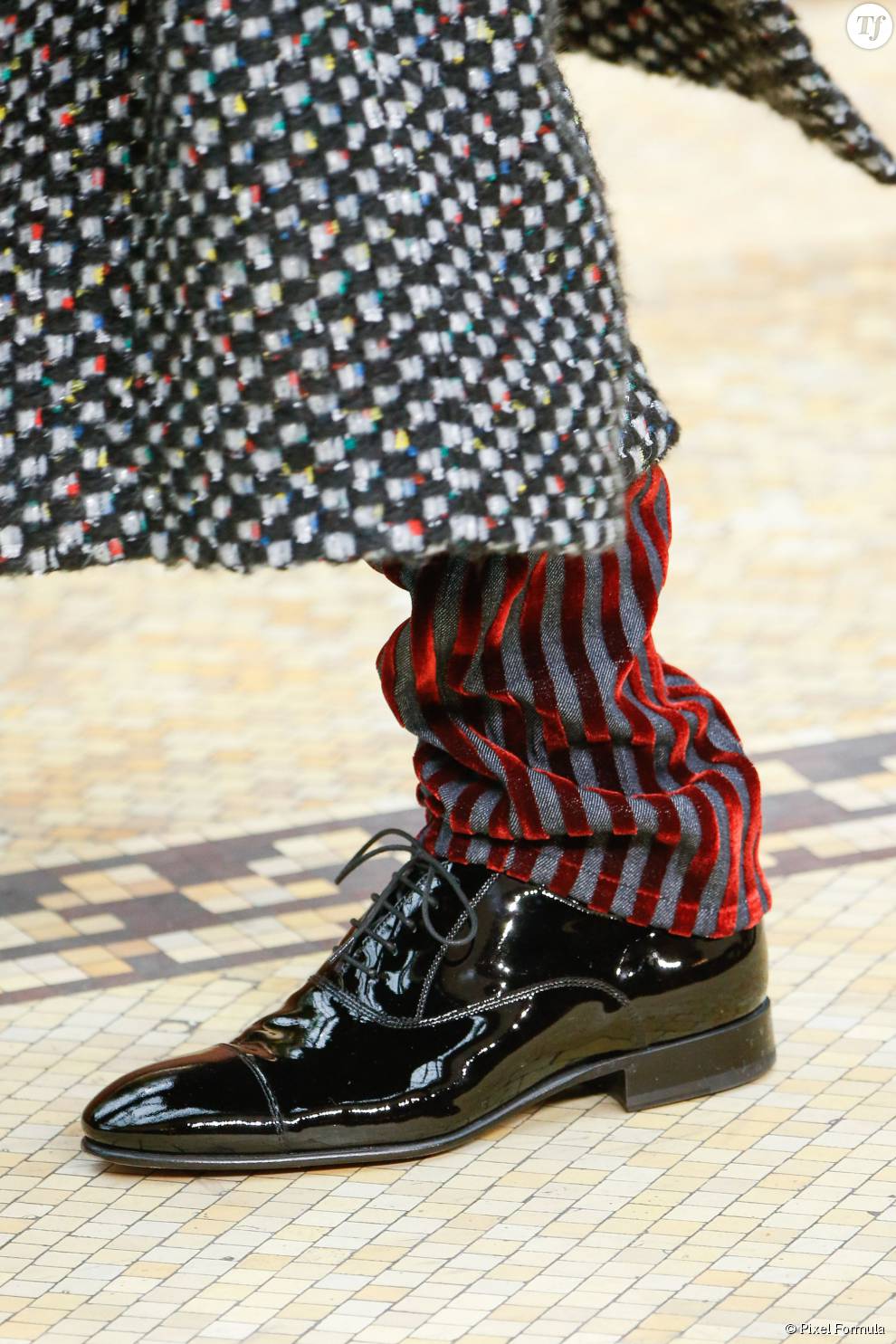 Défilé prêt-à-porter automne-hiver 2015-2016 : souliers Chanel.