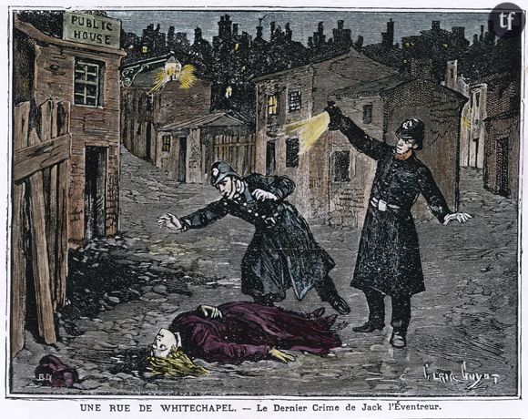 La découverte d'une des victimes des meurtres de Whitechapel, 1888.