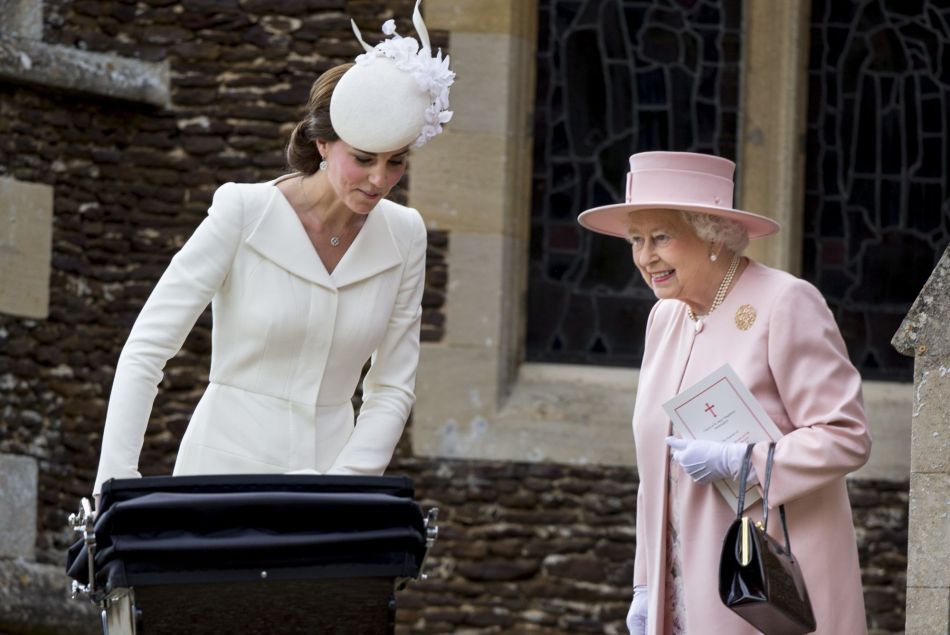 Kate Middleton et la reine Elizabeth II le jour du baptême de Charlotte