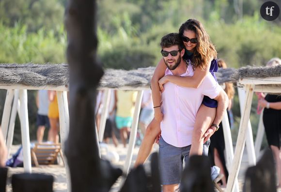 Nina Dobrev et son amoureux à Saint-Tropez