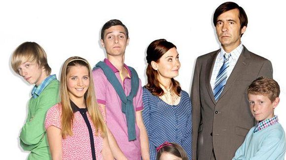 Lévanah Solomon (Marie-Camille de Nos chers voisins) dans The Voice Kids 2015 - Vidéo