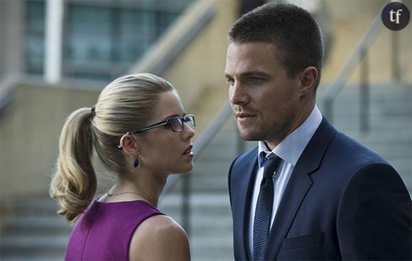 Arrow et Felicity très proches dans la saison 3