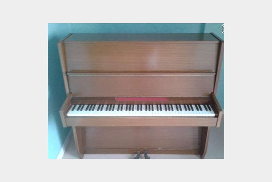 Un piano à vendre