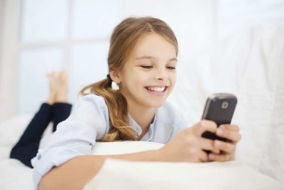 Acheter un téléphone portable à votre enfant, oui mais suivez d'abord ces quelques conseils avisés.