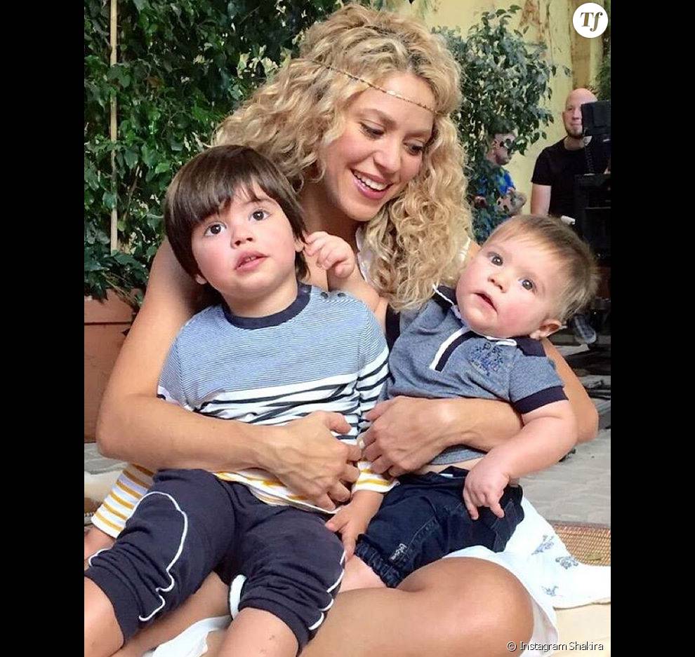 La chanteuse Shakira avec ses deux fils, dont l&#039;un est né cette année