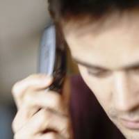 « Text-neck » : les textos nous rendent malades !