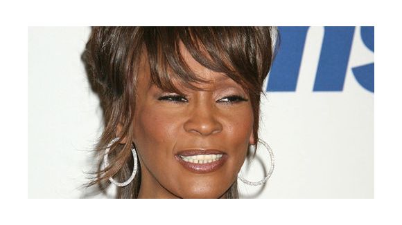 Whitney Houston fait scandale dans un avion