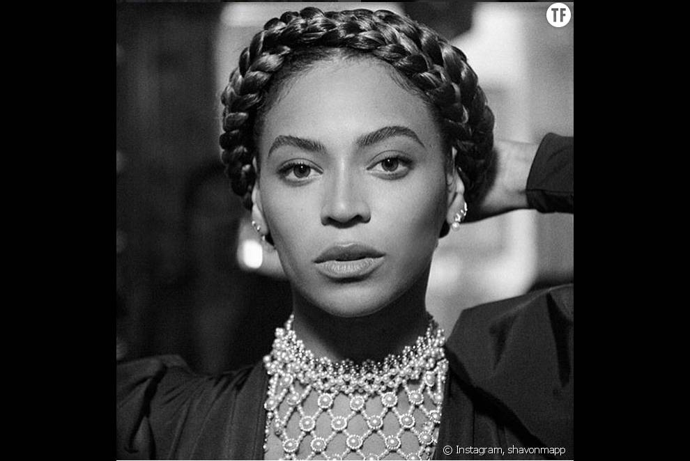 Beyonce n&#039;a pas hésité à adopter la double couronne de tresses.