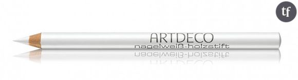 Le crayon blanc rehausseur pour la french manucure d'Artdeco