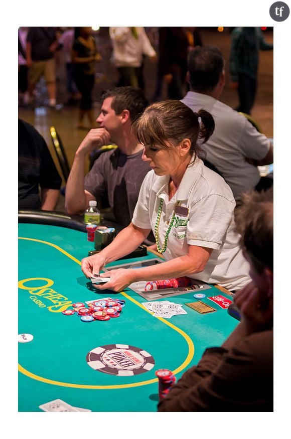 Table de poker dans un casino