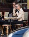 Lily-Rose Depp et son petit-ami Ash Stymest dans les rues de Paris le 22 mars 2016