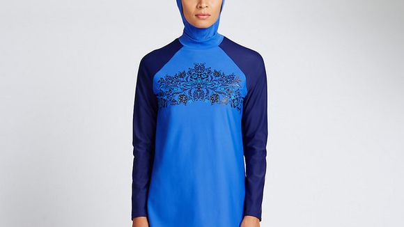 Le "burkini" lancé par Marks & Spencer en Angleterre fait scandale