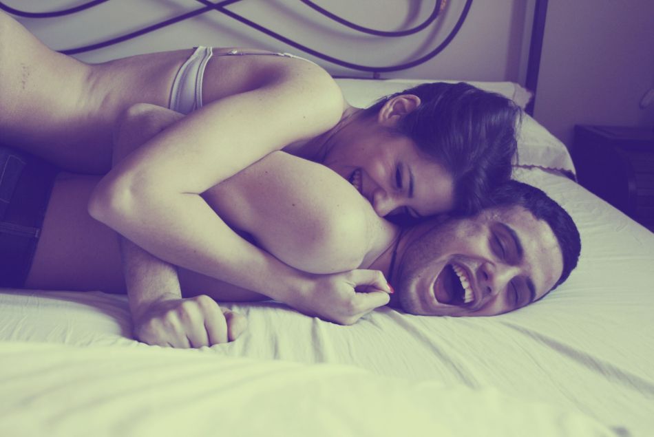 Les habitudes au lit des couples heureux