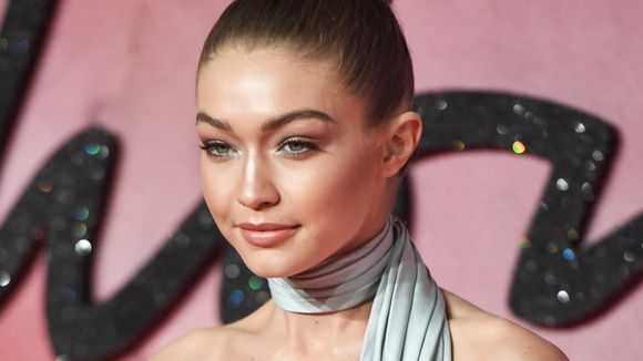 Voici la coiffure incontournable à adopter pendant les fêtes