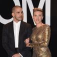 Scarlett Johansson partage la vie du publicitaire et journaliste français Romain Dauriac depuis 2012. Ils sont parents d'une petite Rose, née en 2014.